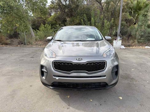 Used 2018 Kia Sportage LX FWD image 2
