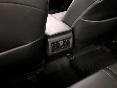 Used 2020 Toyota Camry SE w/ Audio Package image 10