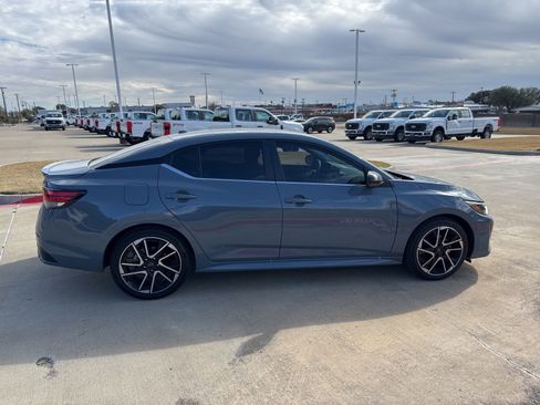 Certified 2025 Nissan Sentra SR image 6