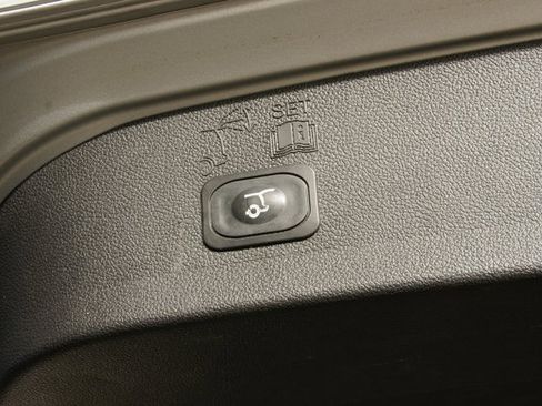 Used 2018 Ford Escape SEL w/ Ford Safe & Smart Package image 29