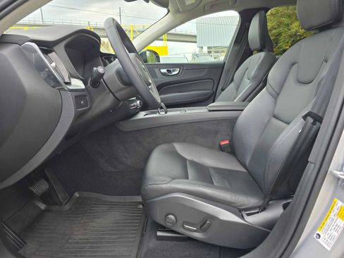 Certified 2024 Volvo XC60 B5 Core w/ Protection Package Premier AWD/4WD image 19