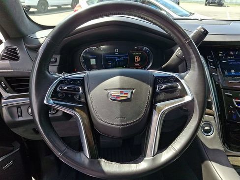 Used 2020 Cadillac Escalade Platinum AWD/4WD image 16