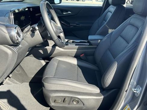 Used 2025 Chevrolet Equinox LT w/ Convenience Package II image 27