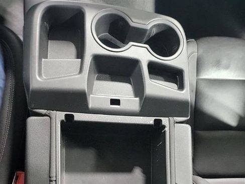 Certified 2025 GMC Sierra 1500 SLT image 23