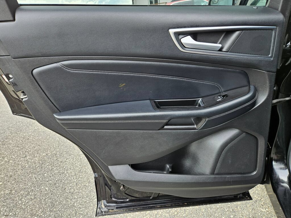 Used 2017 Ford Edge Titanium AWD/4WD image 15