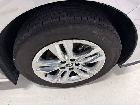 Certified 2025 Toyota Sienna XLE w/ XLE Plus Package AWD/4WD image 10