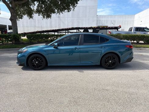 Used 2025 Toyota Camry SE FWD image 2