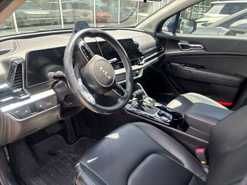 Used 2025 Kia Sportage EX FWD image 7
