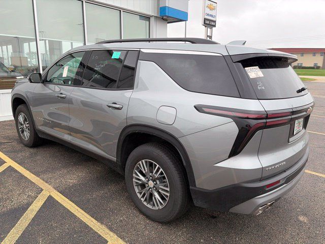 Used 2026 Chevrolet Traverse LT w/ Driver Confidence Package FWD image 4