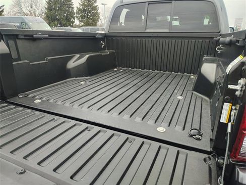 Used 2022 Toyota Tacoma SR5 image 34