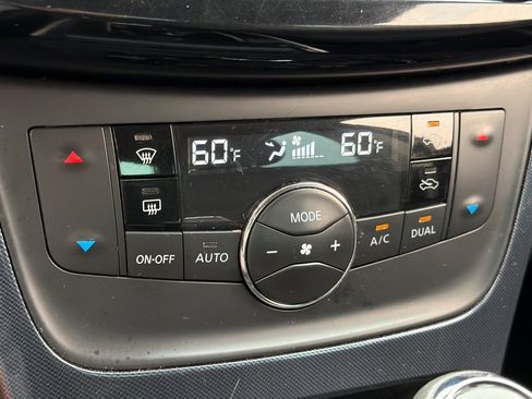 Used 2018 Nissan Sentra SR w/ Technology Package FWD image 21