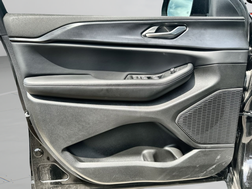 New 2025 Jeep Grand Cherokee Altitude RWD image 43