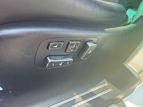Used 2013 Lexus LS 460 AWD w/ Comfort Pkg image 14