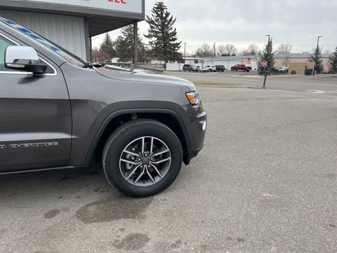 Used 2019 Jeep Grand Cherokee Limited image 13
