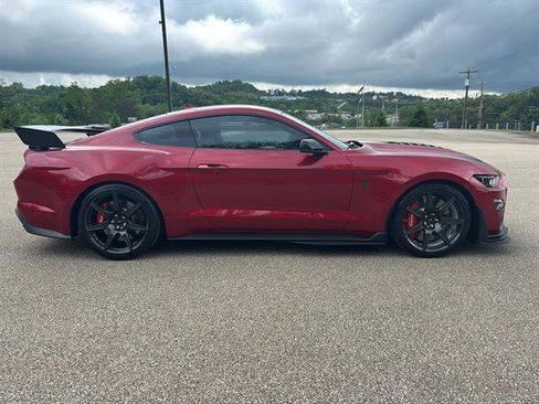Used 2020 Ford Mustang Shelby GT500 w/ Carbon Fiber Track Pack RWD image 5