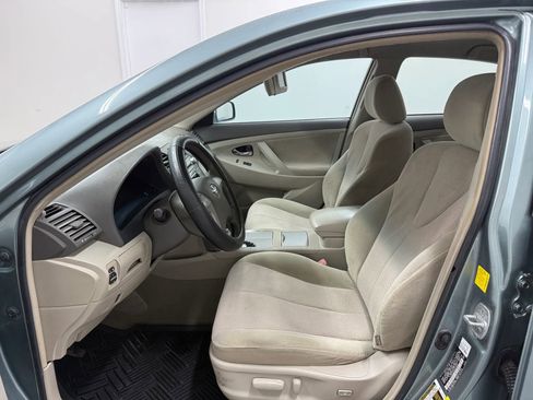 Used 2011 Toyota Camry LE w/ LE Extra-Value Pkg FWD image 8