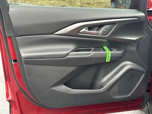 New 2026 Chevrolet Equinox EV LT image 11