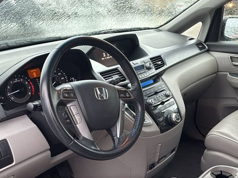 Used 2011 Honda Odyssey Touring image 24