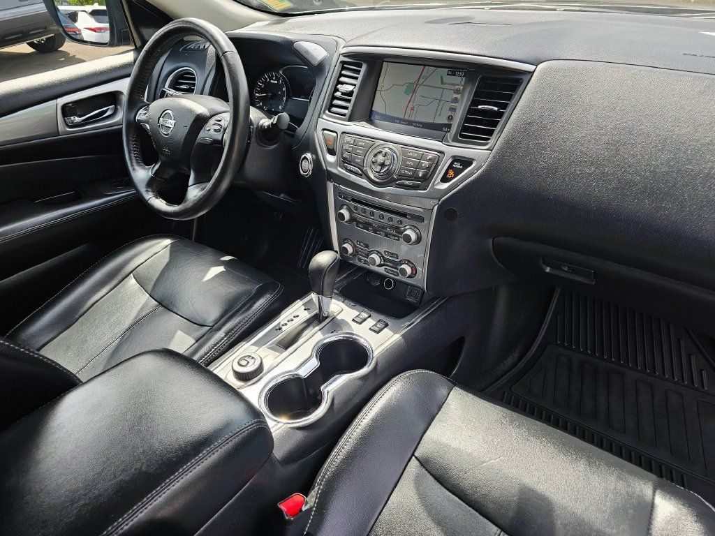 Used 2020 Nissan Pathfinder SL AWD/4WD image 12