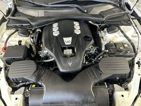 Used 2018 Maserati Ghibli RWD image 24