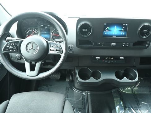 Used 2024 Mercedes-Benz Sprinter 2500 image 16