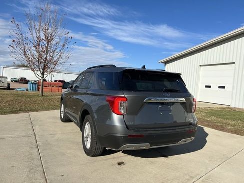 Used 2023 Ford Explorer XLT image 7