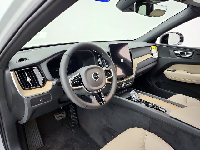 New 2026 Volvo XC60 B5 Plus w/ Protection Package Premier AWD/4WD image 20