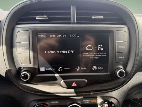 Used 2025 Kia Soul LX FWD image 12