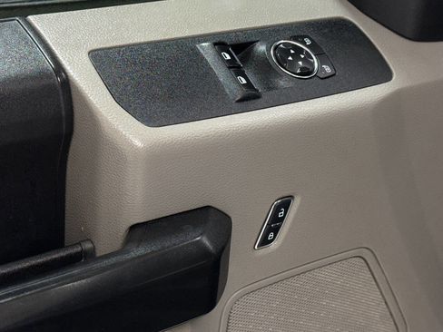 Used 2018 Ford F550 4x4 Regular Cab Super Duty image 40