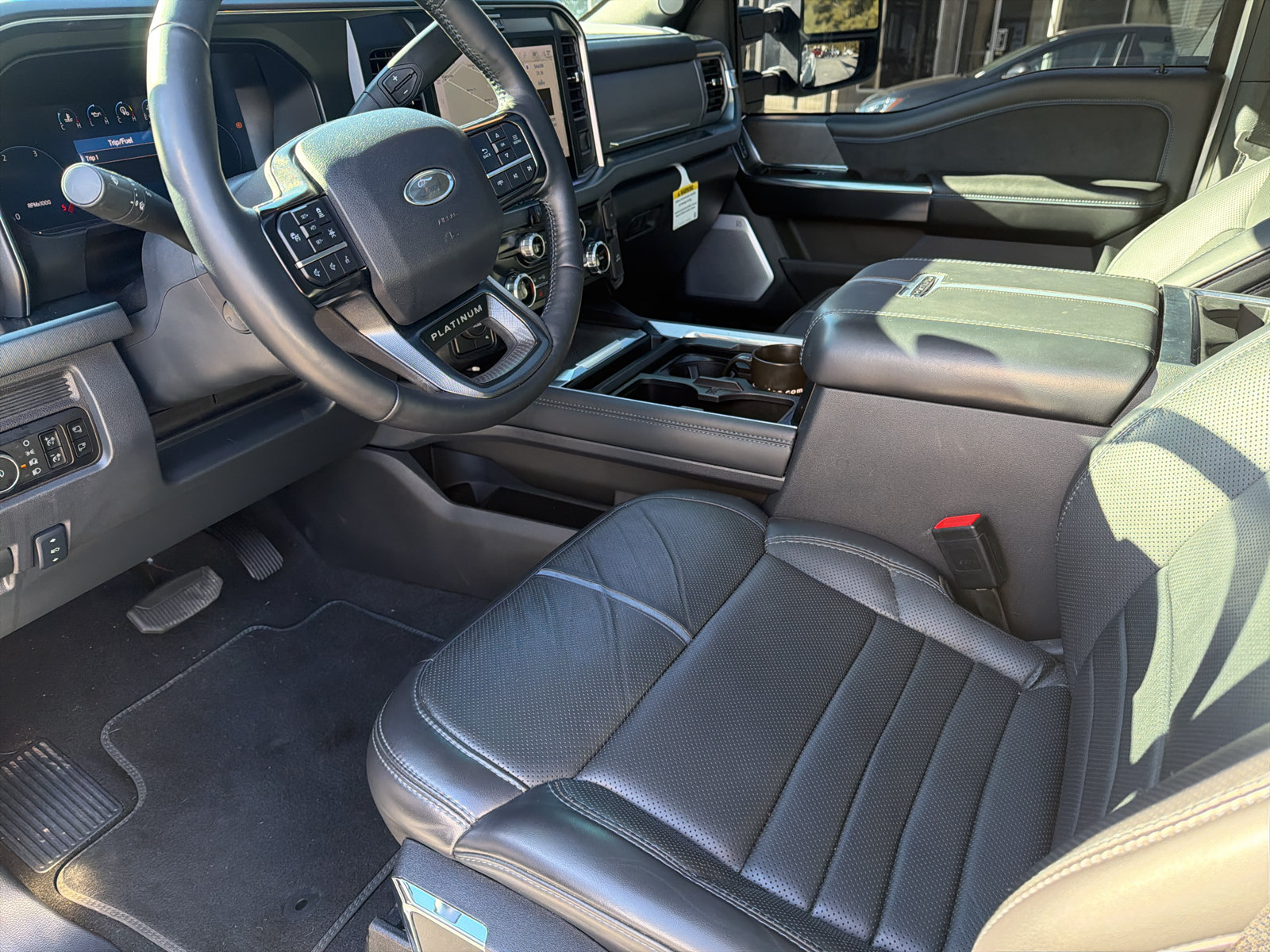 Used 2025 Ford F450 Platinum w/ FX4 Off-Road Package AWD/4WD image 19
