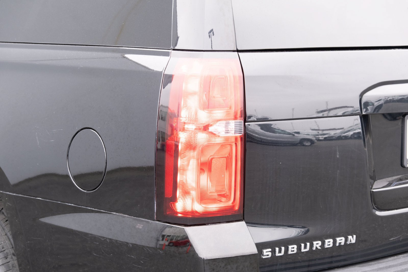 Used 2015 Chevrolet Suburban LTZ AWD/4WD image 27