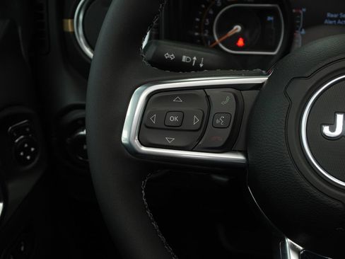 New 2026 Jeep Wrangler Unlimited Sahara AWD/4WD image 26