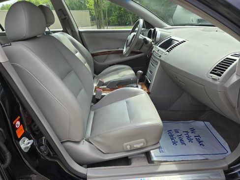 Used 2005 Nissan Maxima 3.5 SL w/ (S03) Driver Preferred Pkg FWD image 10