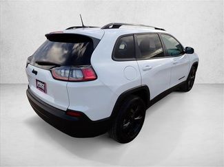 Used 2019 Jeep Cherokee Latitude Plus AWD/4WD video 4