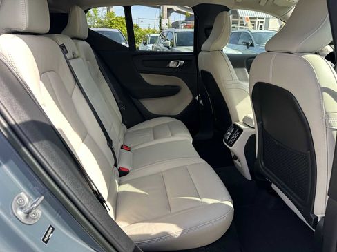 Certified 2023 Volvo XC40 B5 Plus w/ Driver Assist Package AWD/4WD image 13
