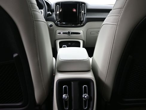 New 2026 Volvo XC40 B5 Plus w/ Protection Package Premier AWD/4WD image 15