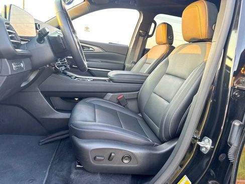 Used 2026 Chevrolet Traverse LT AWD/4WD image 16