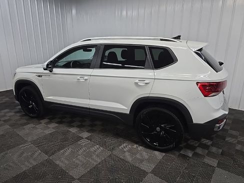 Used 2024 Volkswagen Taos SEL AWD/4WD image 4