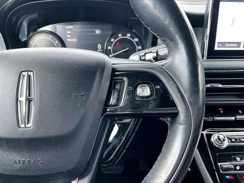 Used 2021 Lincoln Corsair AWD w/ Premium Package image 17