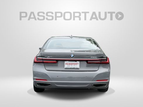 Used 2022 BMW 750i xDrive w/ Luxury Rear Seating Package AWD/4WD image 5