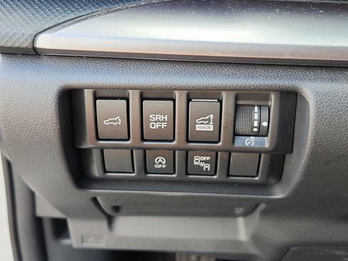 Used 2023 Subaru Forester Premium AWD/4WD image 25