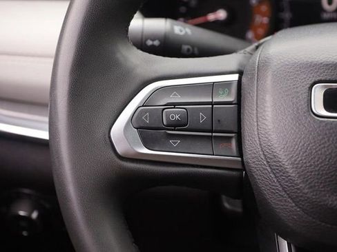 Used 2023 Jeep Compass Limited AWD/4WD image 11