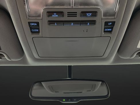 Used 2015 Toyota Highlander XLE image 26