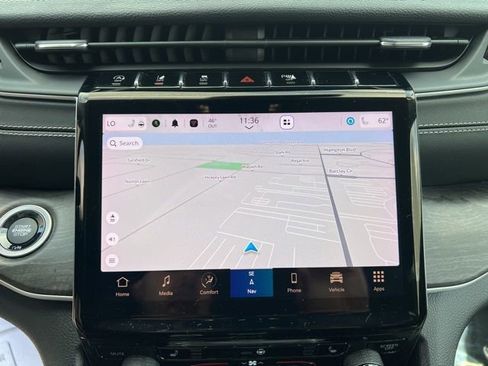 Used 2023 Jeep Grand Cherokee L Limited image 32