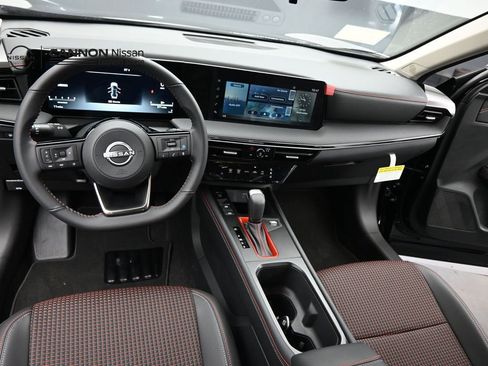 New 2025 Nissan Kicks SR FWD image 14