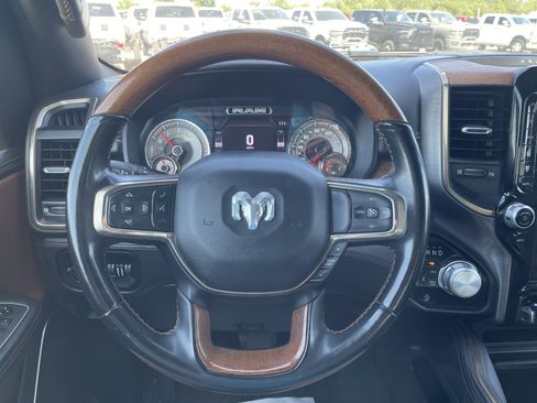 Used 2021 RAM 1500 Limited w/ Body Color Bumper Group AWD/4WD image 17