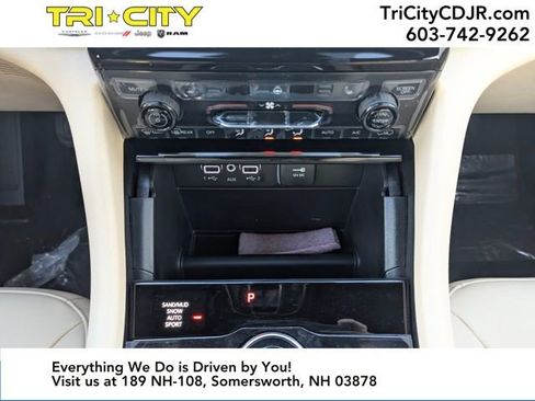 New 2025 Jeep Grand Cherokee Limited image 17