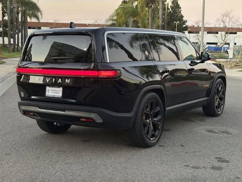 Used 2022 Rivian R1S Launch Edition image 6