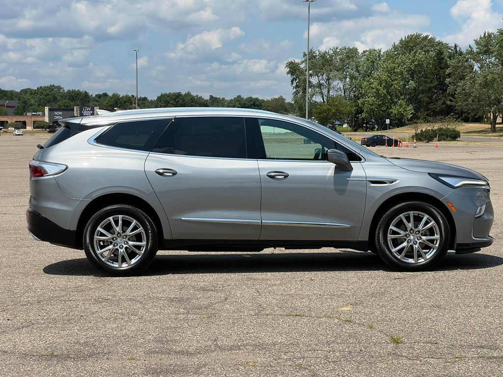 Used 2024 Buick Enclave Essence w/ Experience Buick Package AWD/4WD image 47