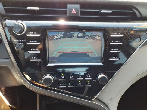 Used 2018 Toyota Camry LE image 13